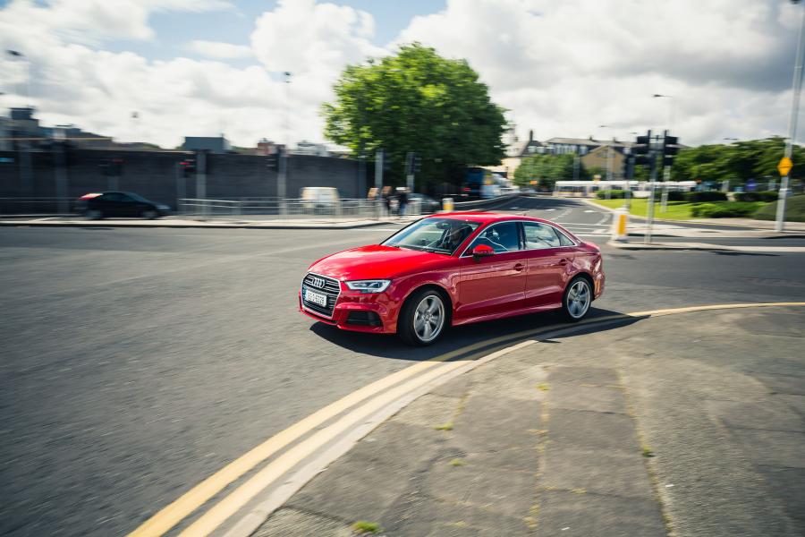  Audi A3 Sedan 2.0 TDI S-Line (8V) 2016 года  (UK) (фото 11 из 24)